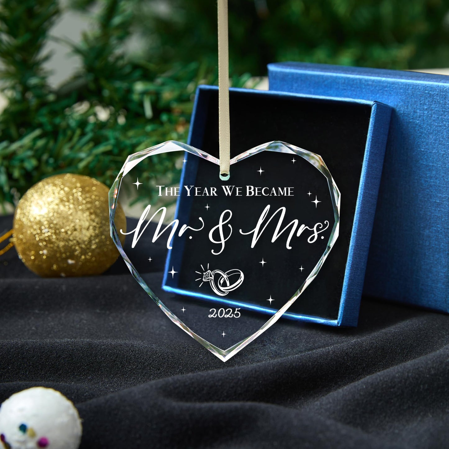 THDZS Wedding Gifts, Mr & Mrs Ornament 2025, Bridal Shower Gifts, Just Married Gift for Newlywed Couple, Bride, Crystal Glass Ornament